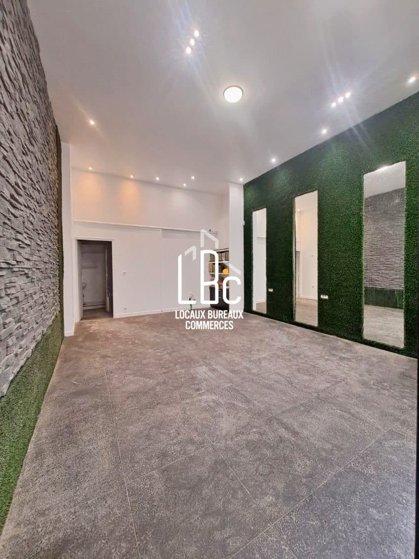 Local commercial 35 m² — NANTES — photo 1