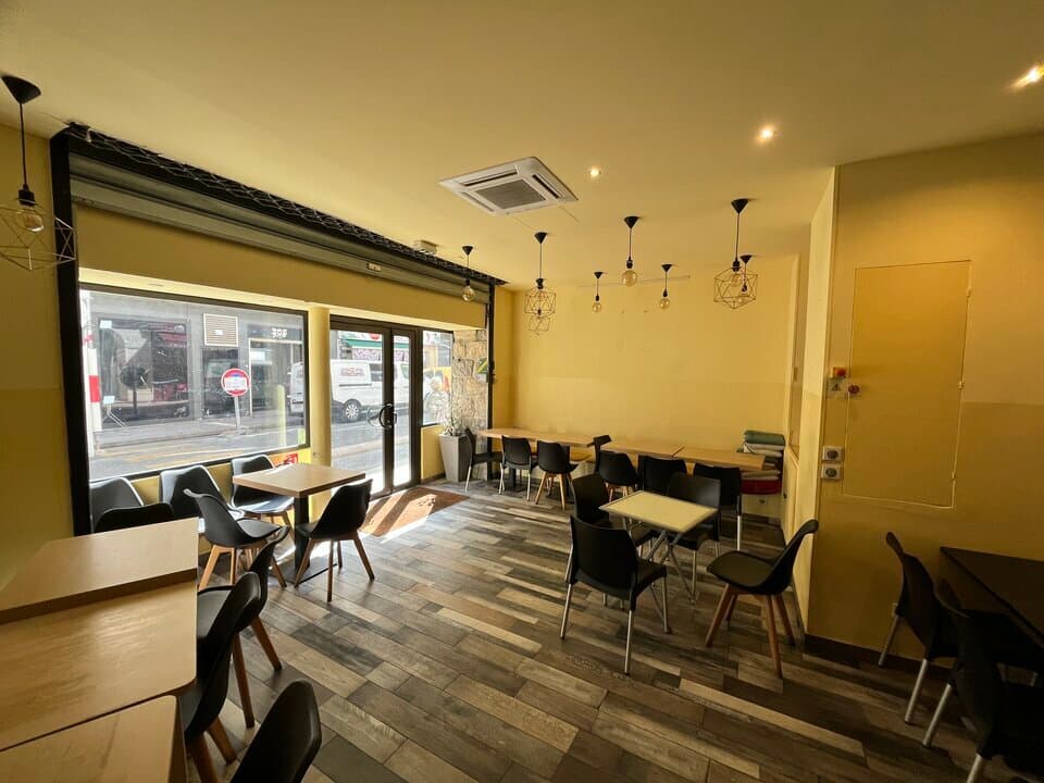 Local commercial · 102 m² · Location — photo 1