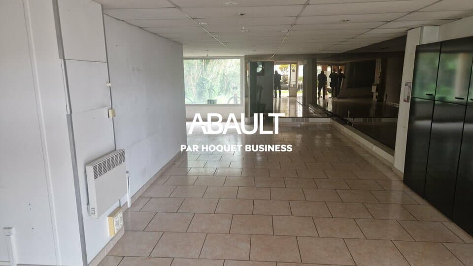 Local commercial · 67 m² · Achat des murs — photo 3