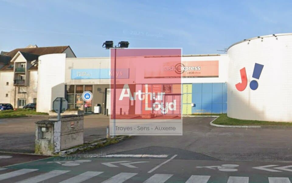 Local commercial · 530 m² · Location — photo 3