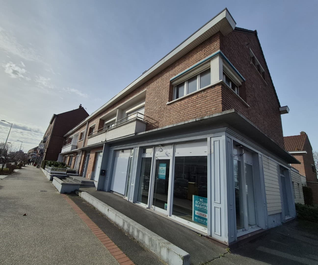 Local commercial · 157 m² · Location — photo 1