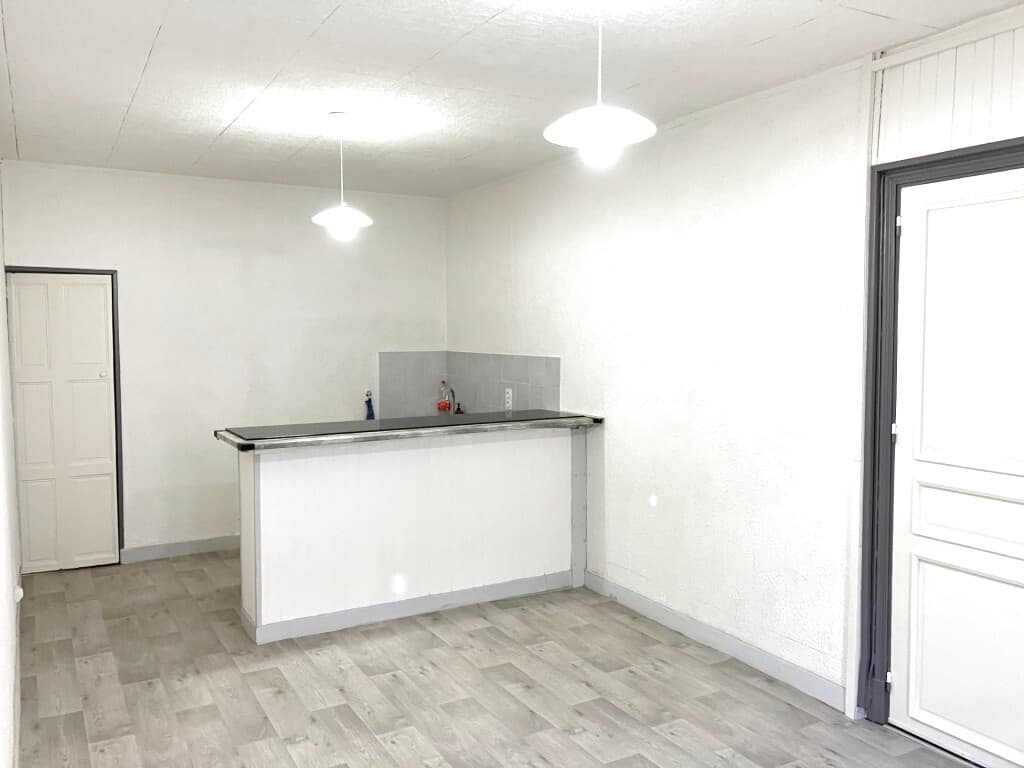 Local commercial 24 m² — NARBONNE — photo 1