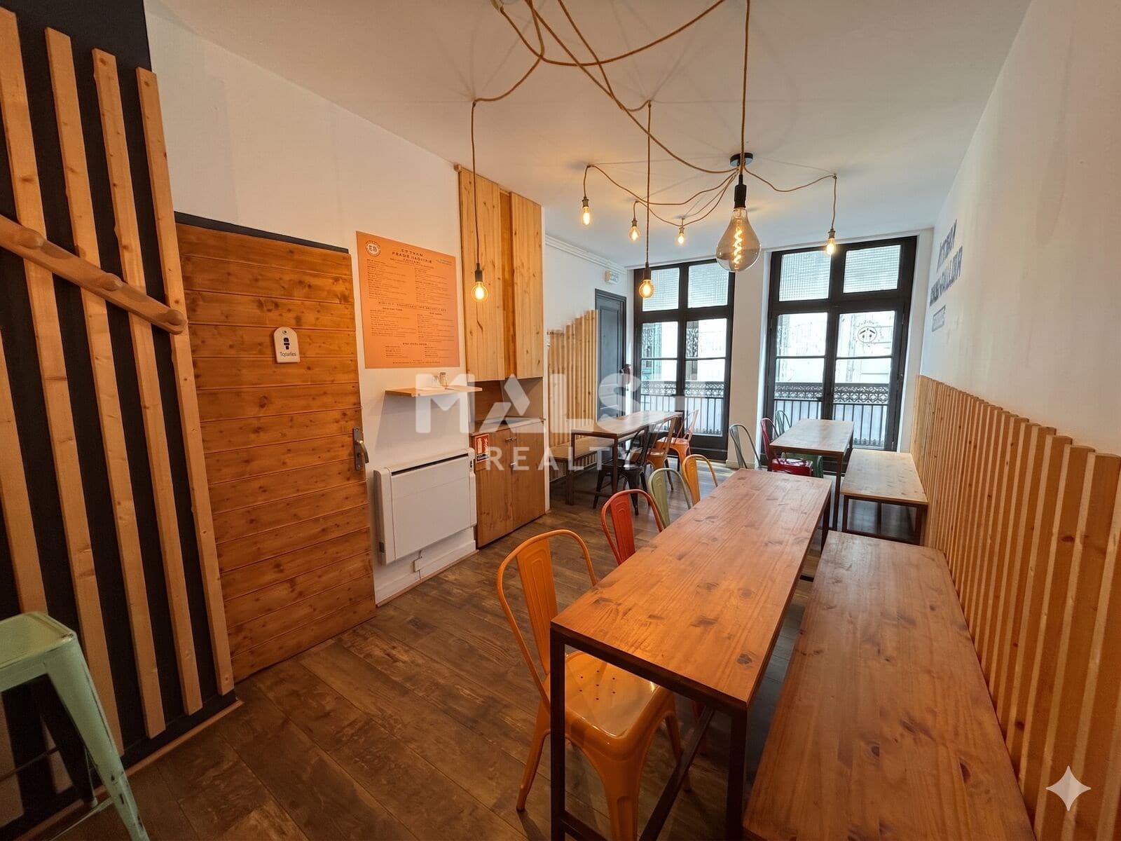 Local commercial 62 m² — LOIRE — photo 1