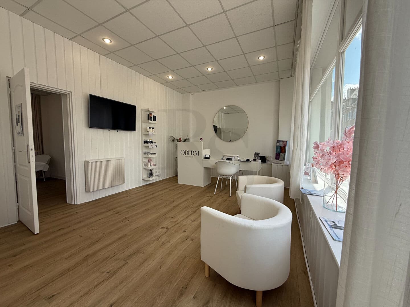 Local commercial 39 m² — CALVADOS — photo 1