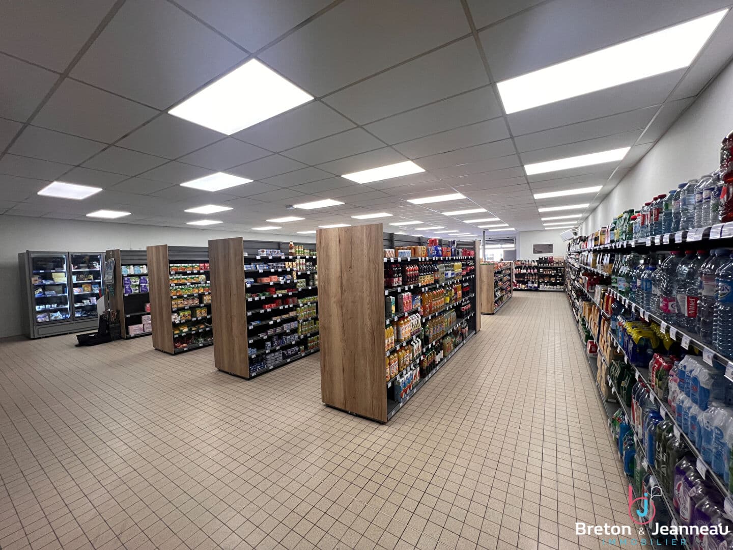 Local commercial 250 m² — MAYENNE — photo 1