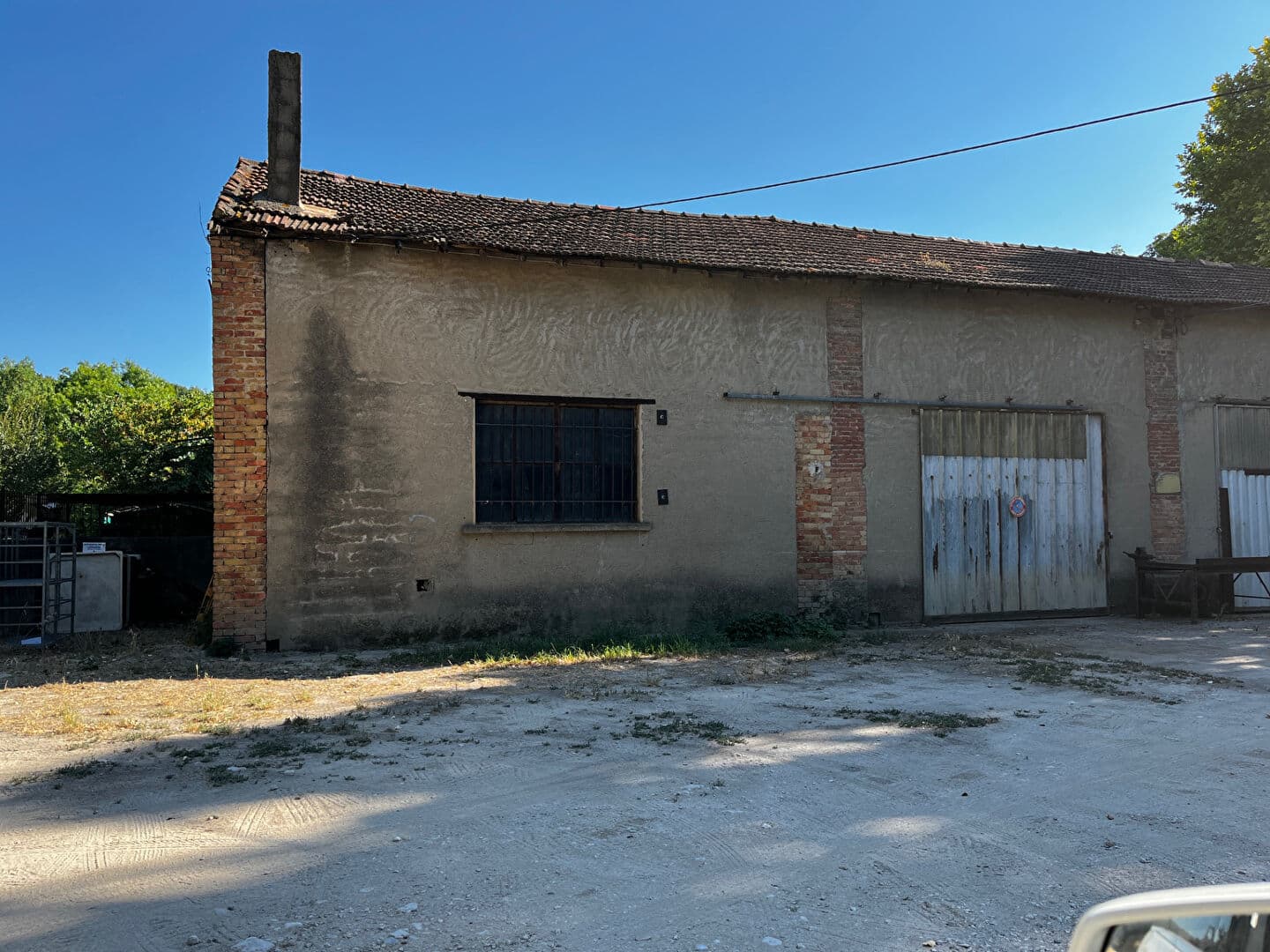 Local commercial · 100 m² · Achat des murs — photo 1
