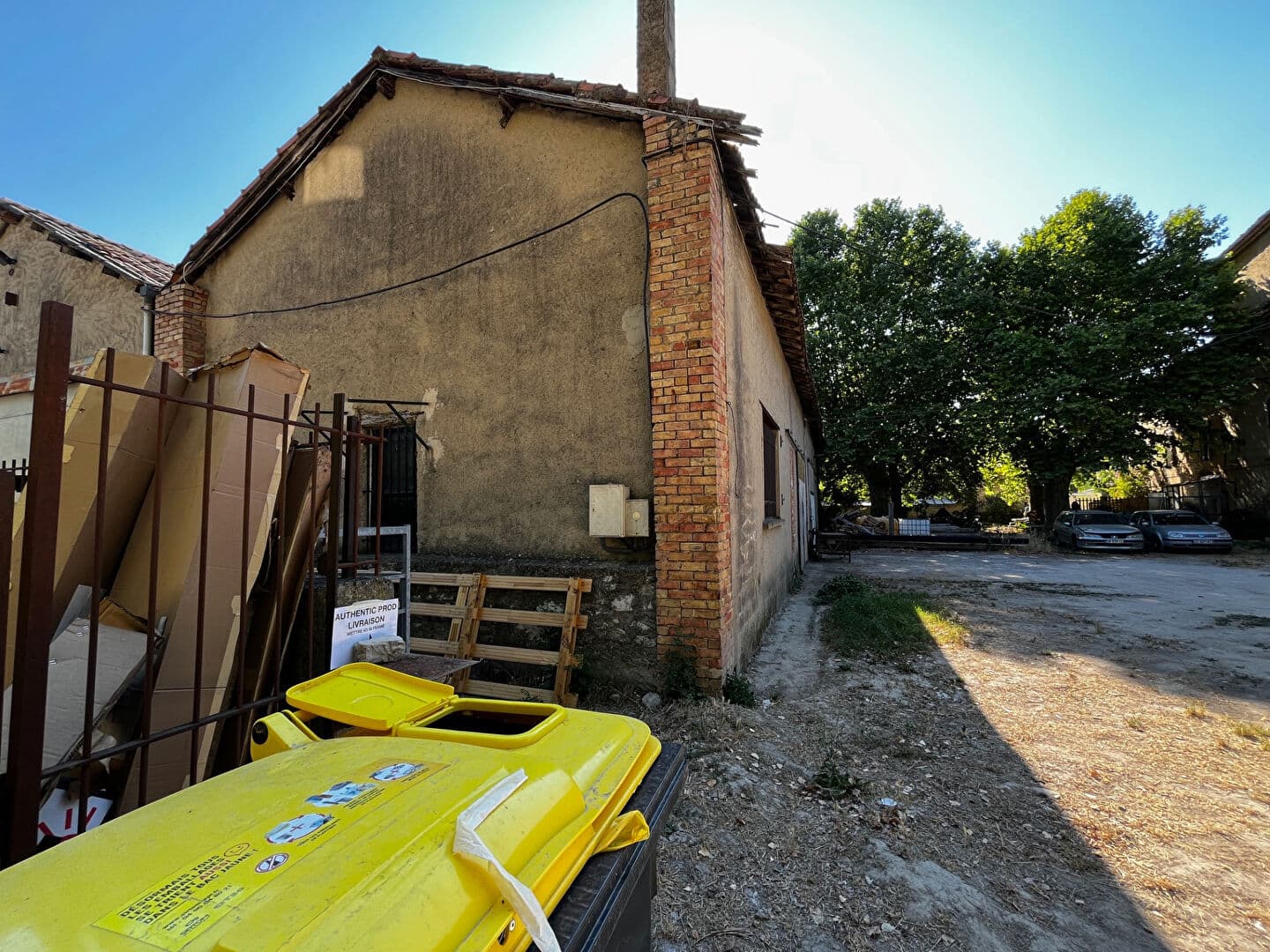 Local commercial · 100 m² · Achat des murs — photo 2