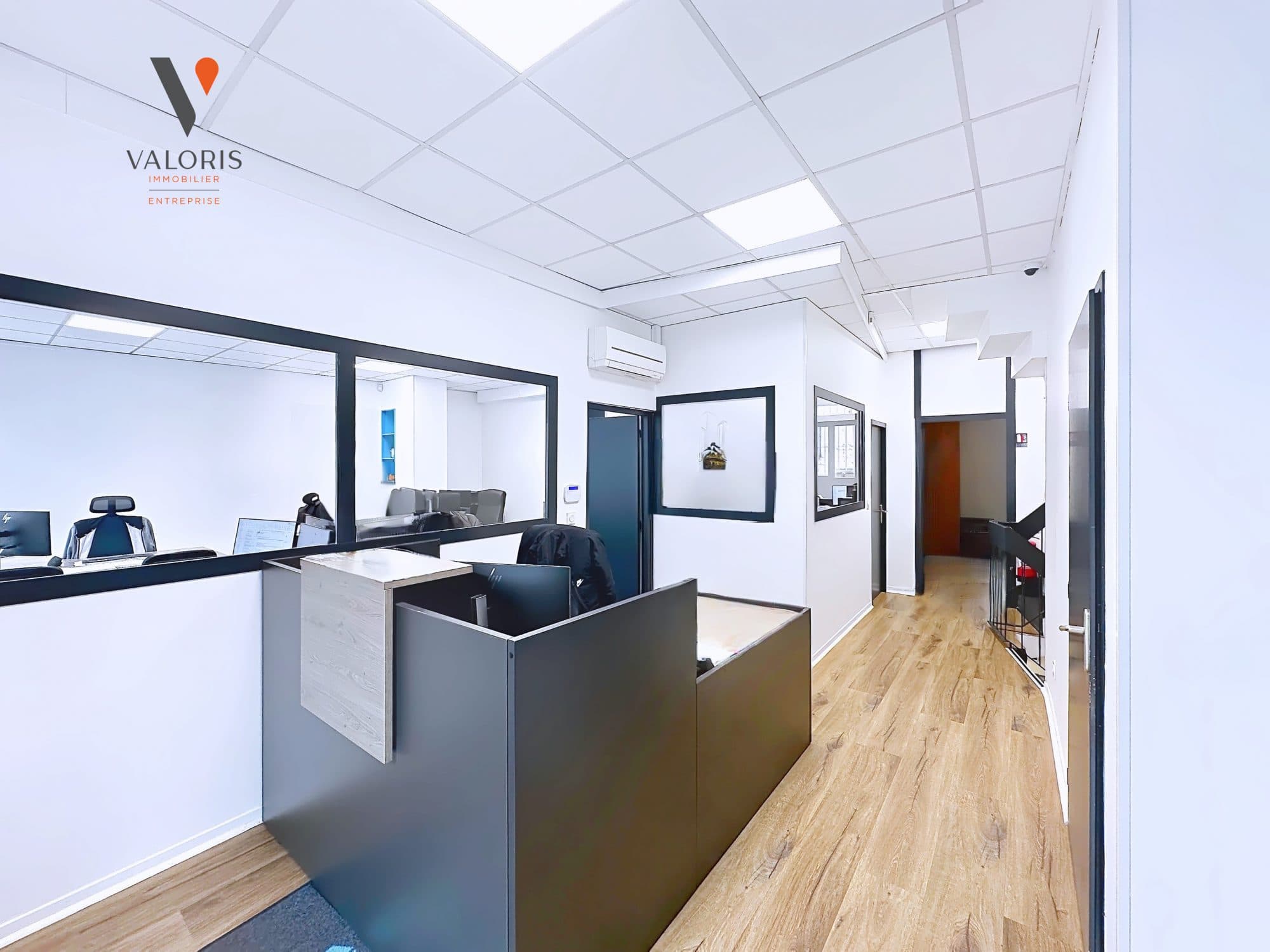 Local commercial · 118 m² · Location — photo 1