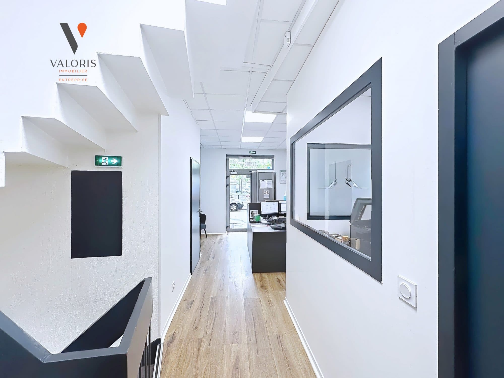 Local commercial · 118 m² · Location — photo 2