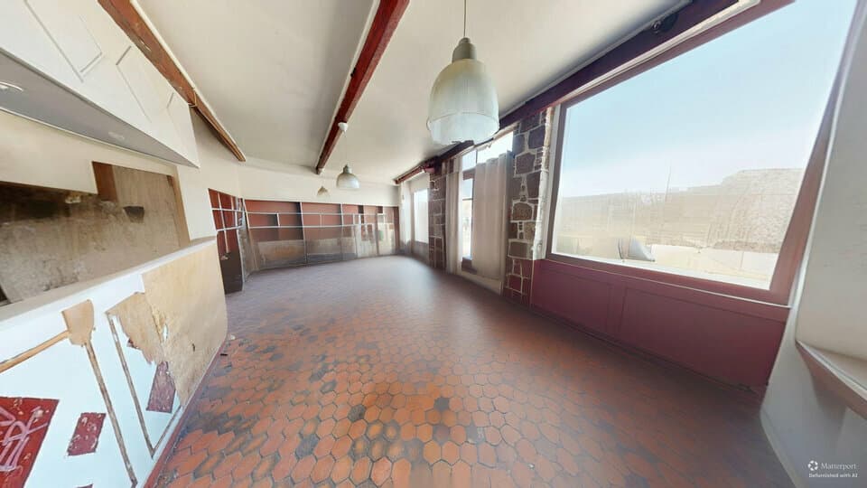 Local commercial · 147 m² · Location — photo 2