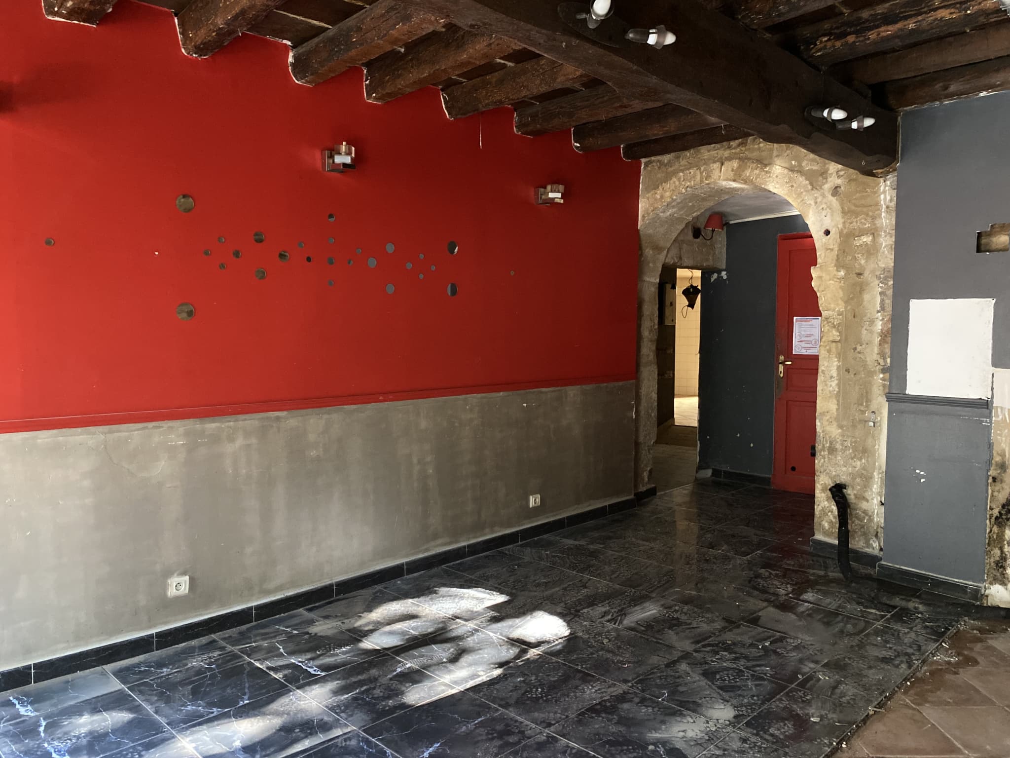 Local commercial · 85 m² · Location — photo 3