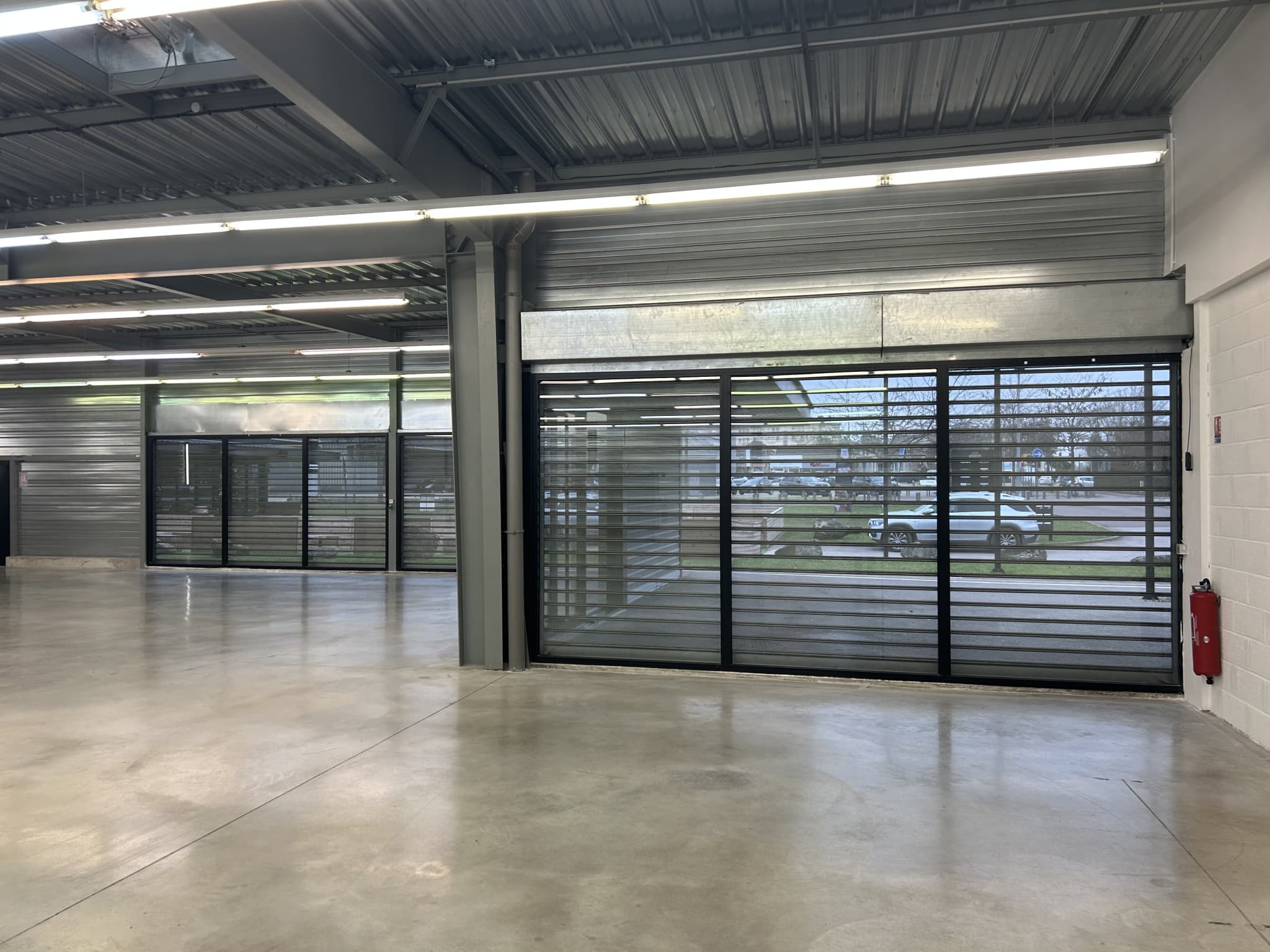 Local commercial · 710 m² · Location — photo 3