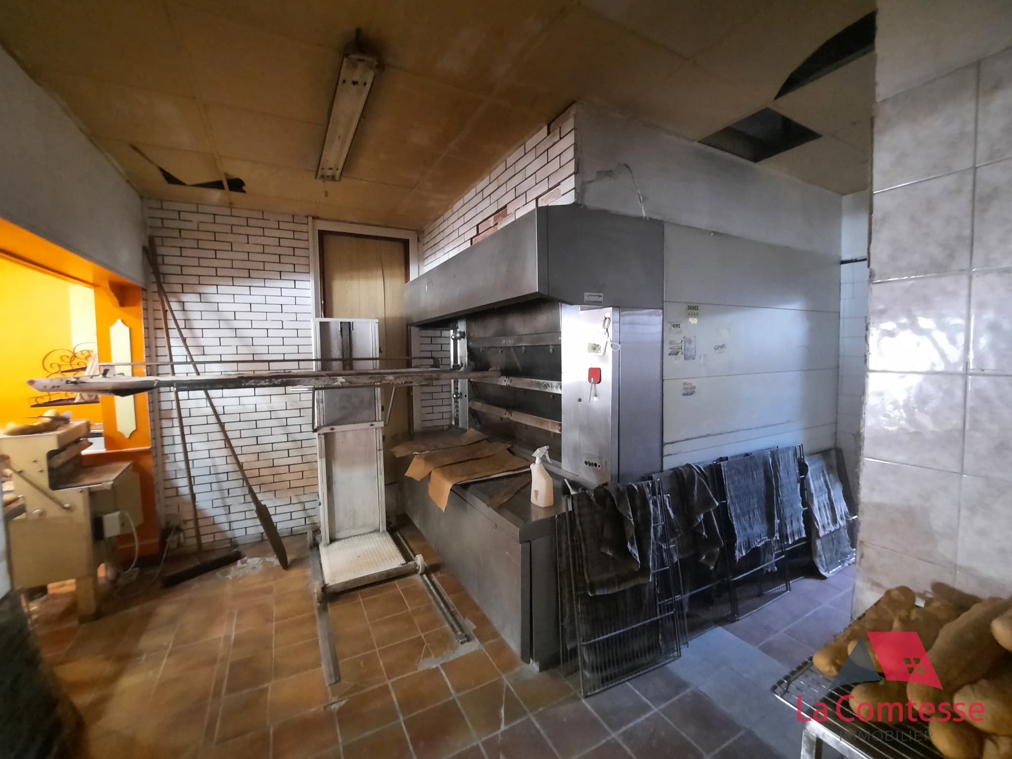 Local commercial · 208 m² · Achat des murs — photo 3