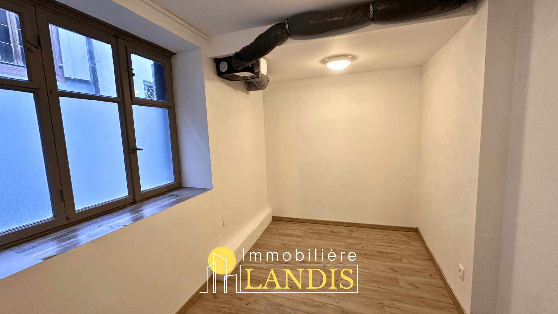 Local commercial · 35 m² · Location — photo 3