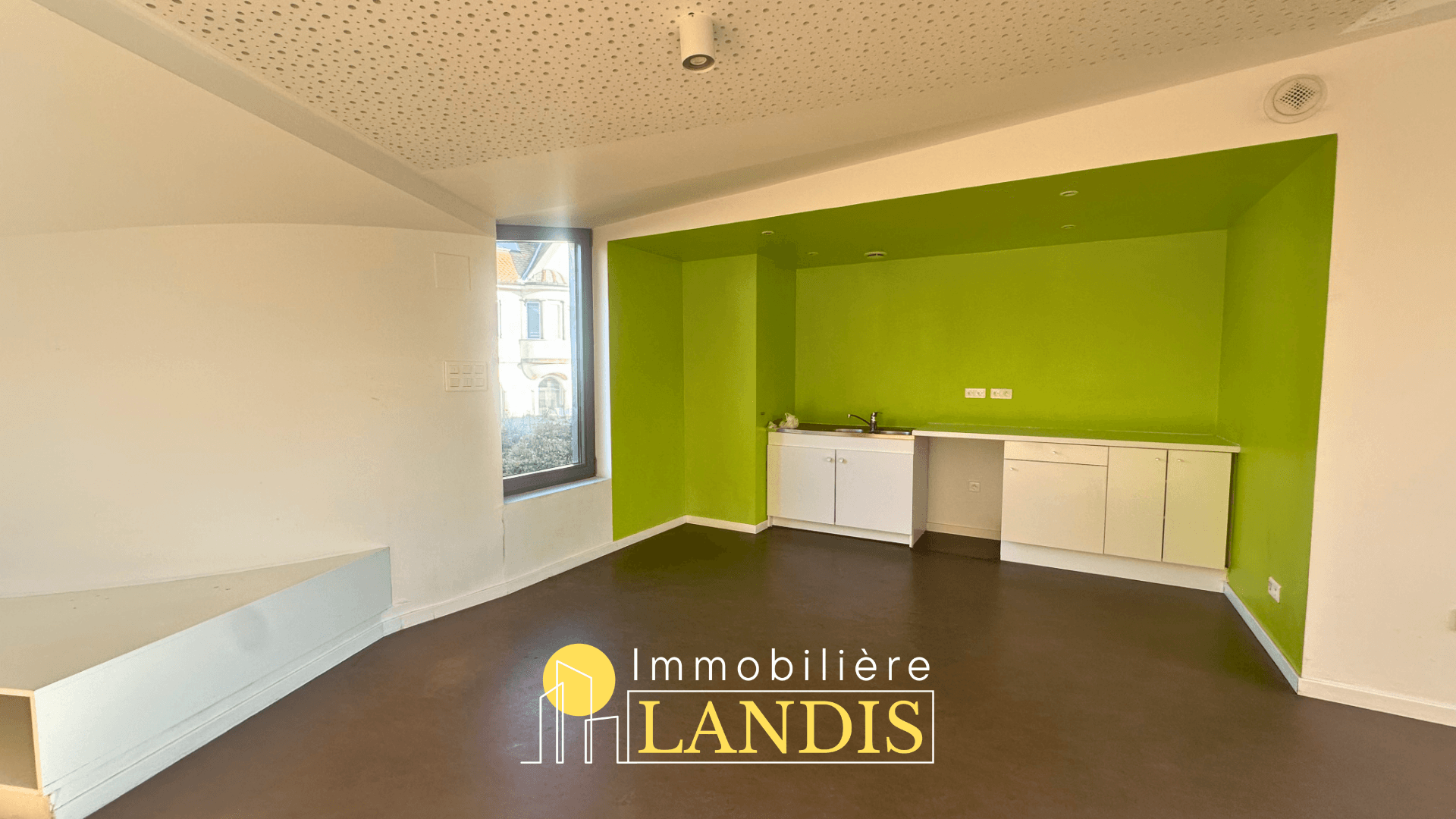 Local commercial · 116 m² · Location — photo 2