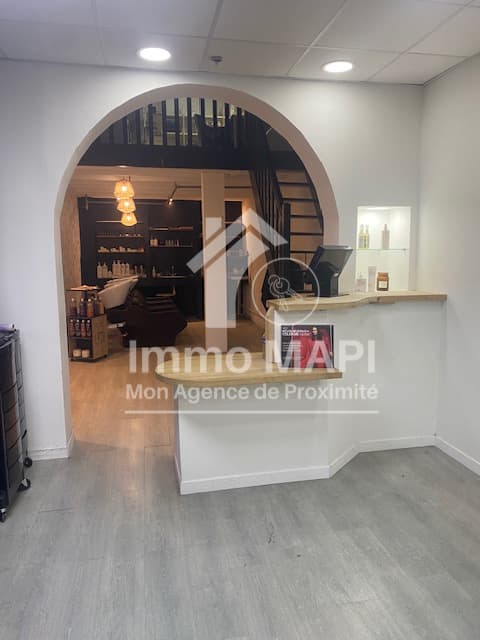 Local commercial · 70 m² · Location — photo 1