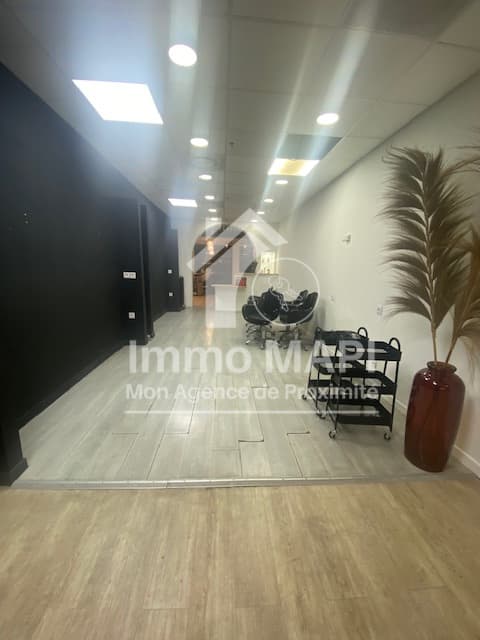 Local commercial · 70 m² · Location — photo 2