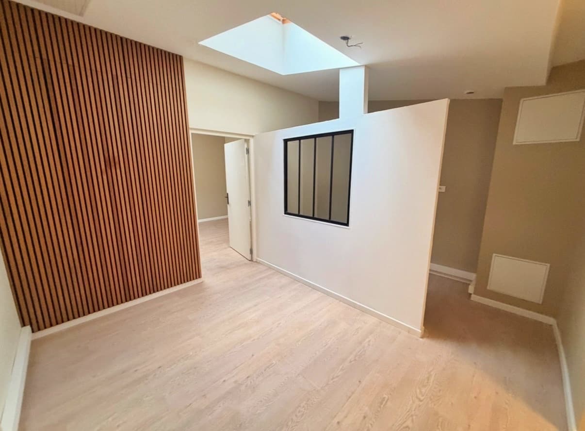Local commercial · 70 m² · Location — photo 3