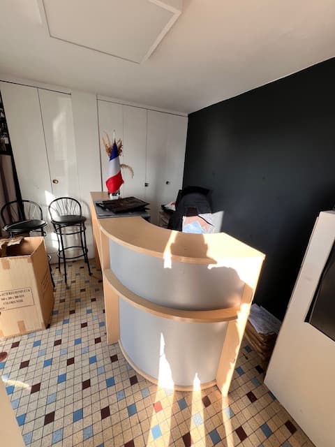 Local commercial · 180 m² · Achat des murs — photo 3