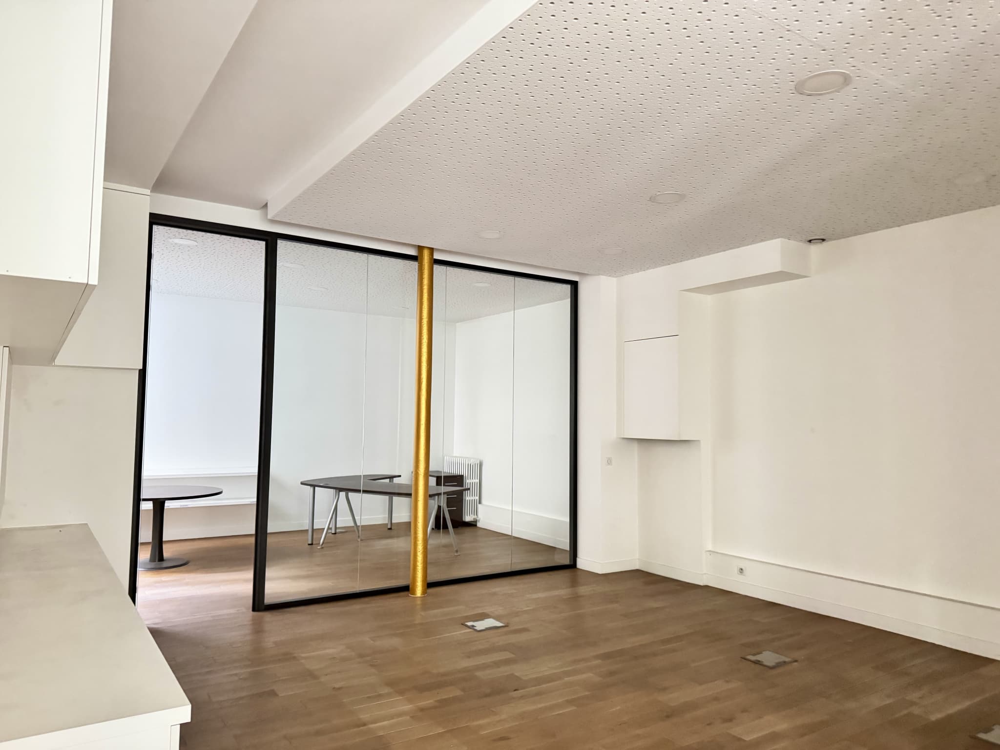 Local commercial · 99 m² · Location — photo 2