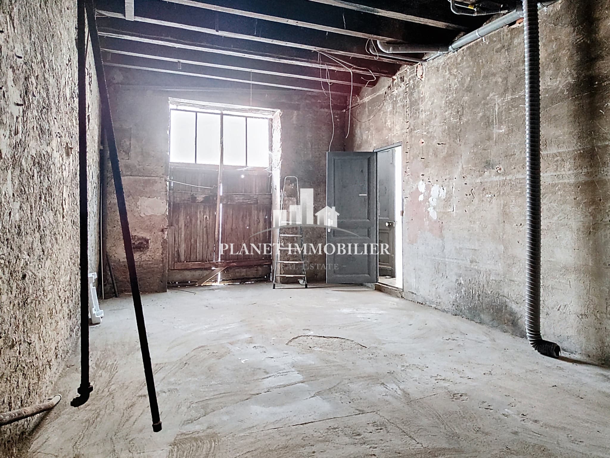 Local commercial · 56 m² · Achat des murs — photo 2