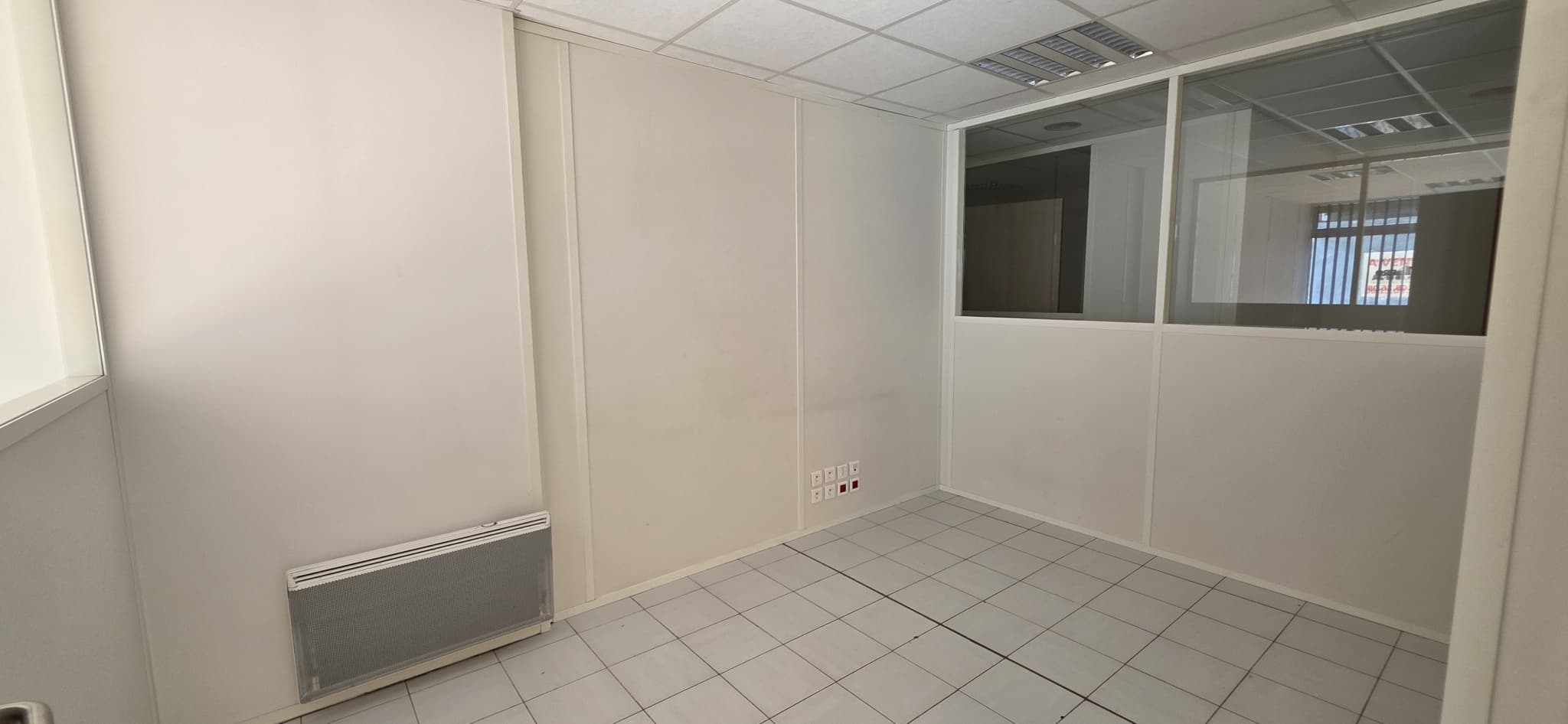 Local commercial · 160 m² · Achat des murs — photo 3