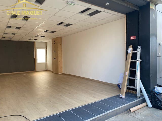 Local commercial · 65 m² · Location — photo 3