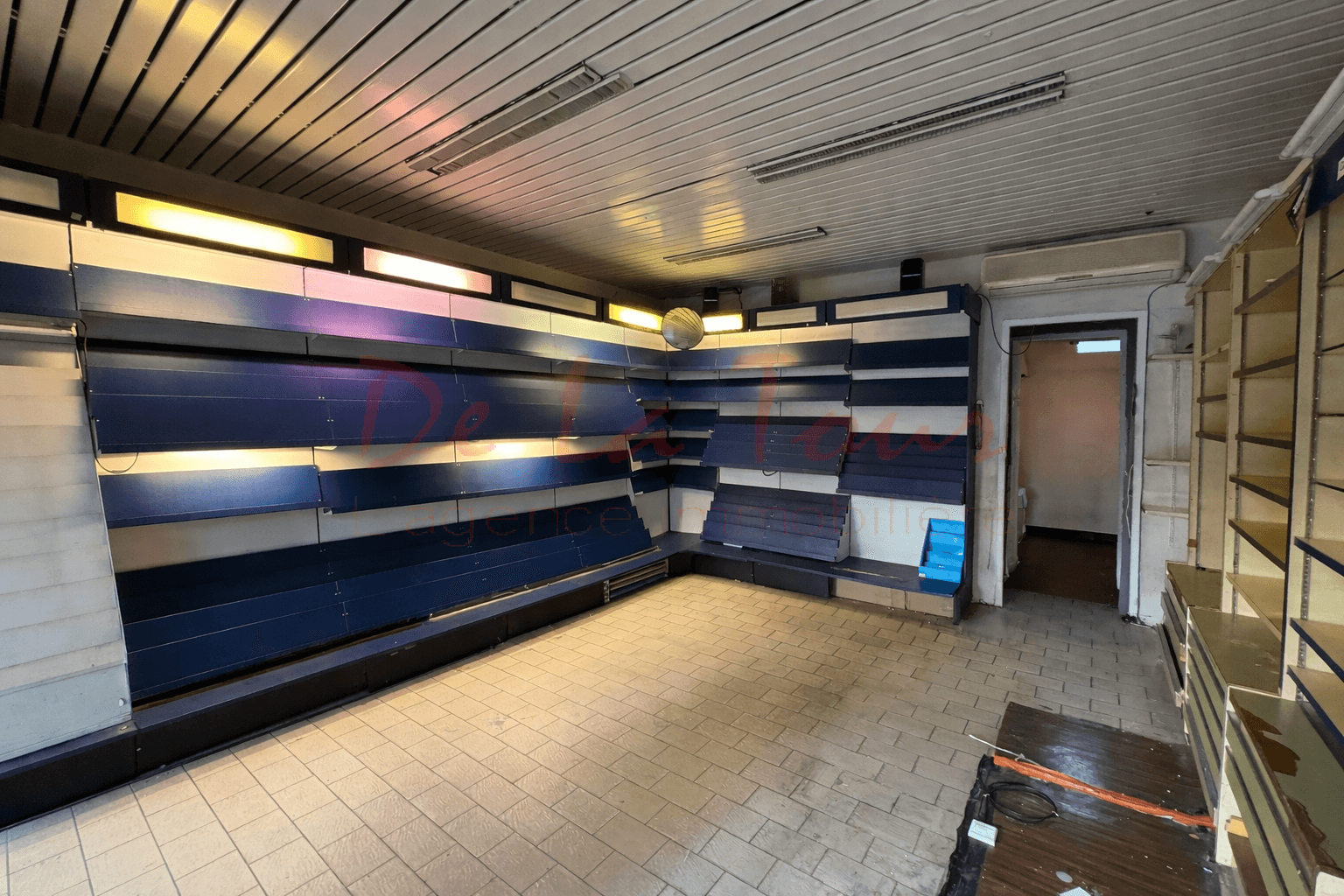 Local commercial · 100 m² · Achat des murs — photo 1