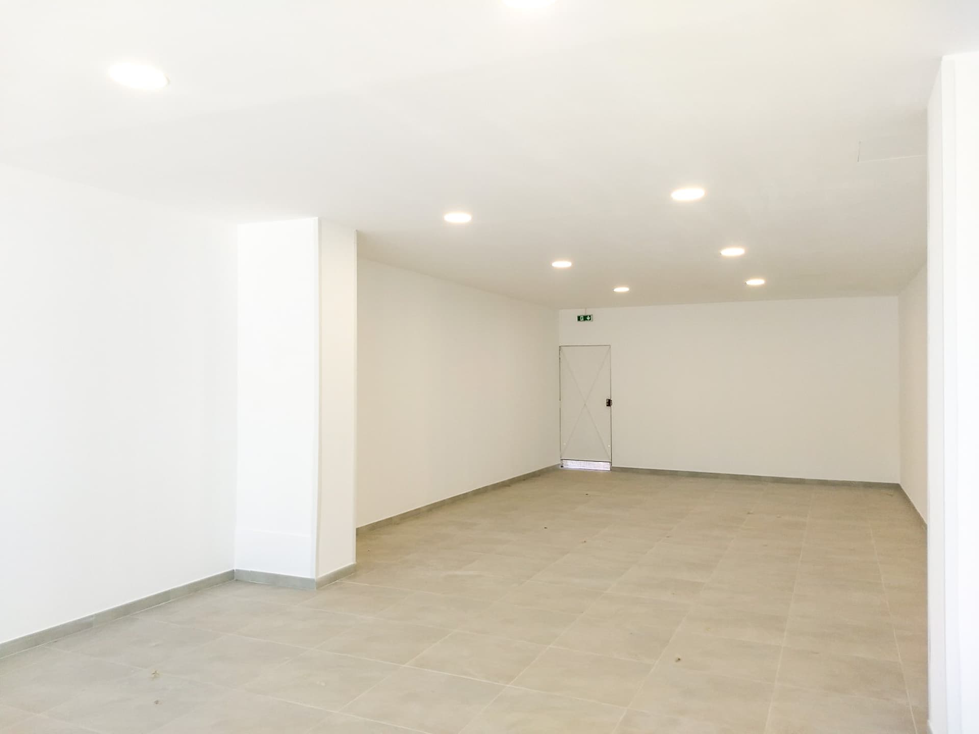 Local commercial · 62 m² · Location — photo 1