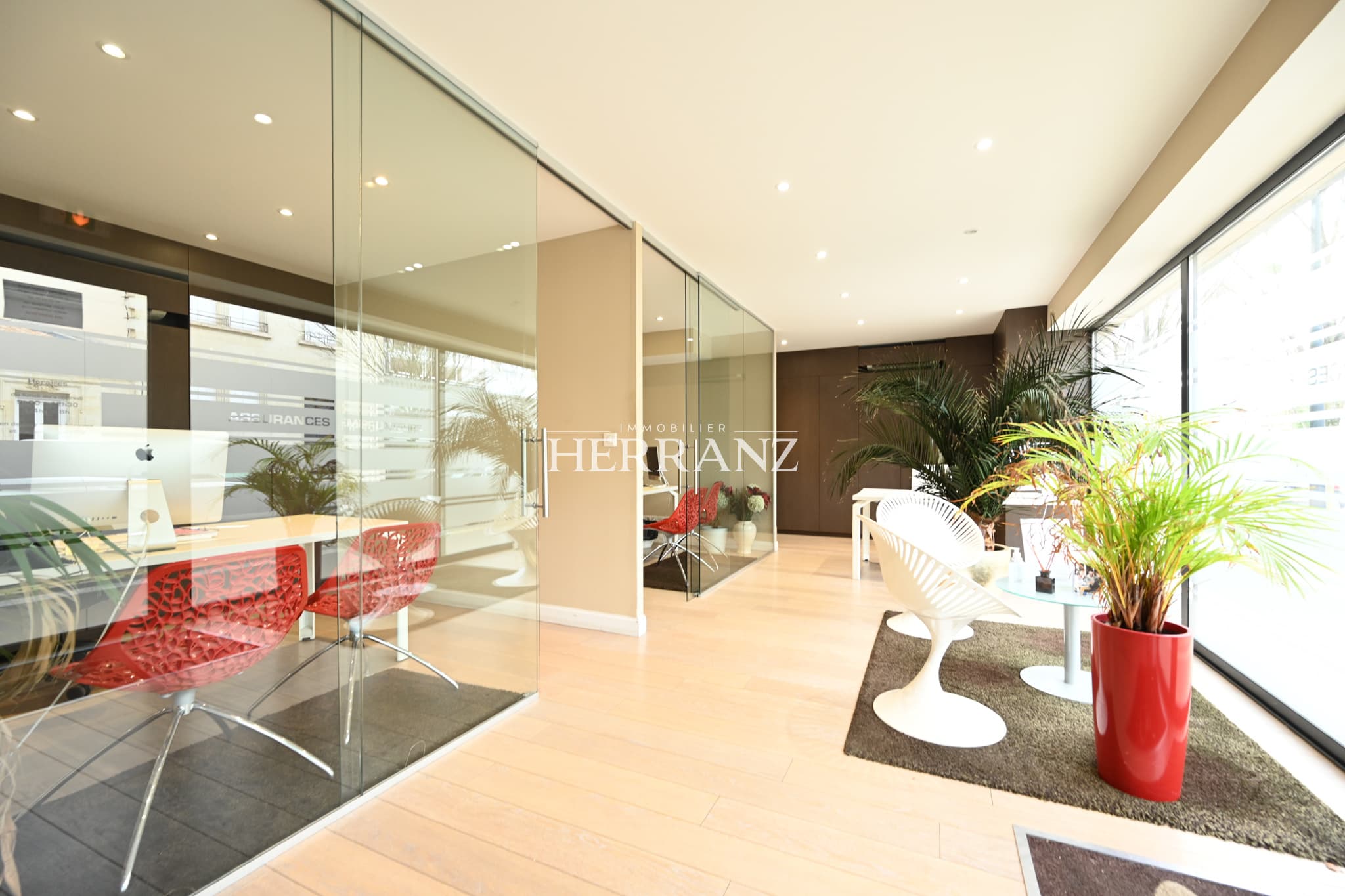Local commercial · 147 m² · Achat des murs — photo 1