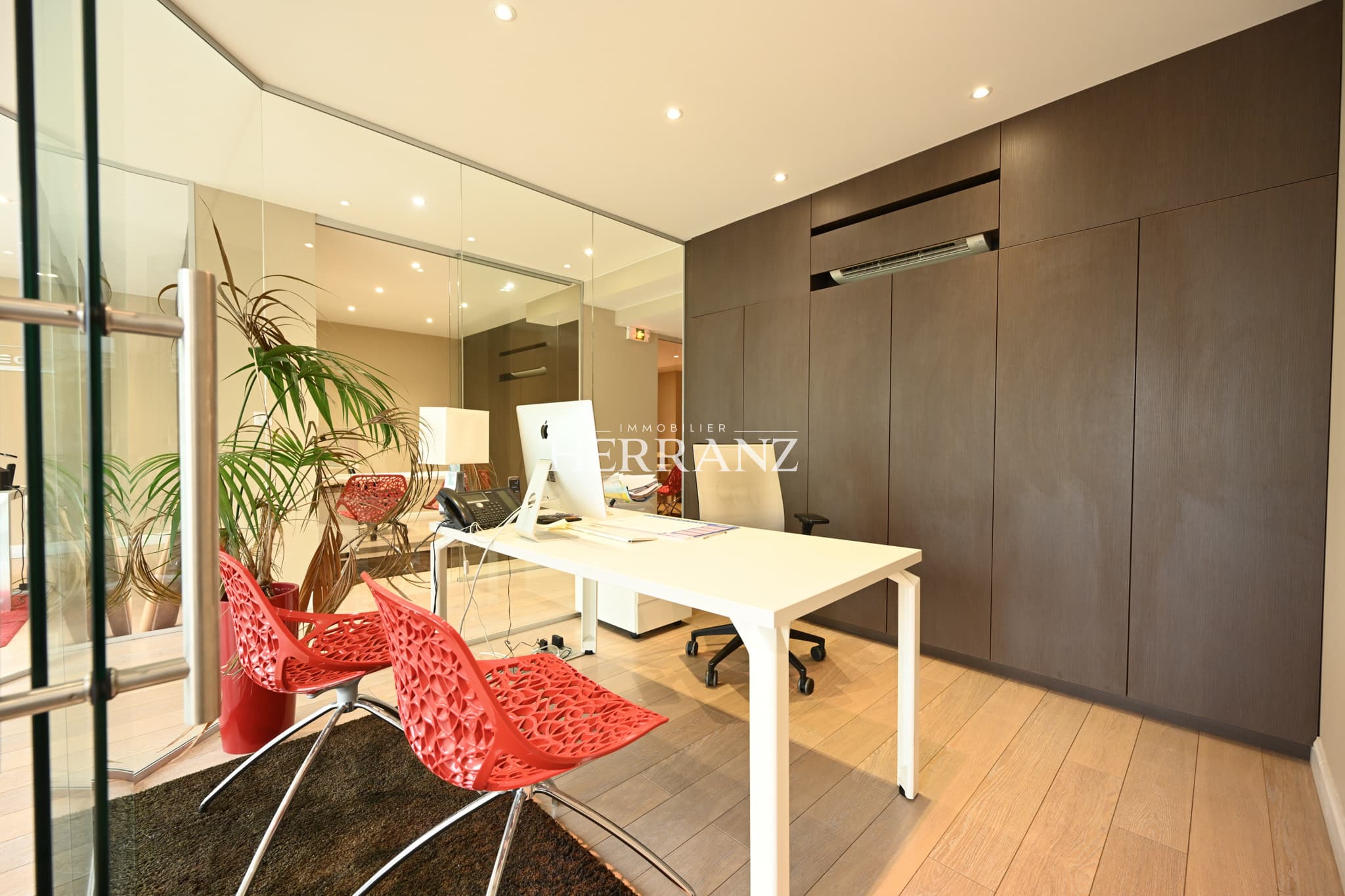 Local commercial · 147 m² · Achat des murs — photo 3