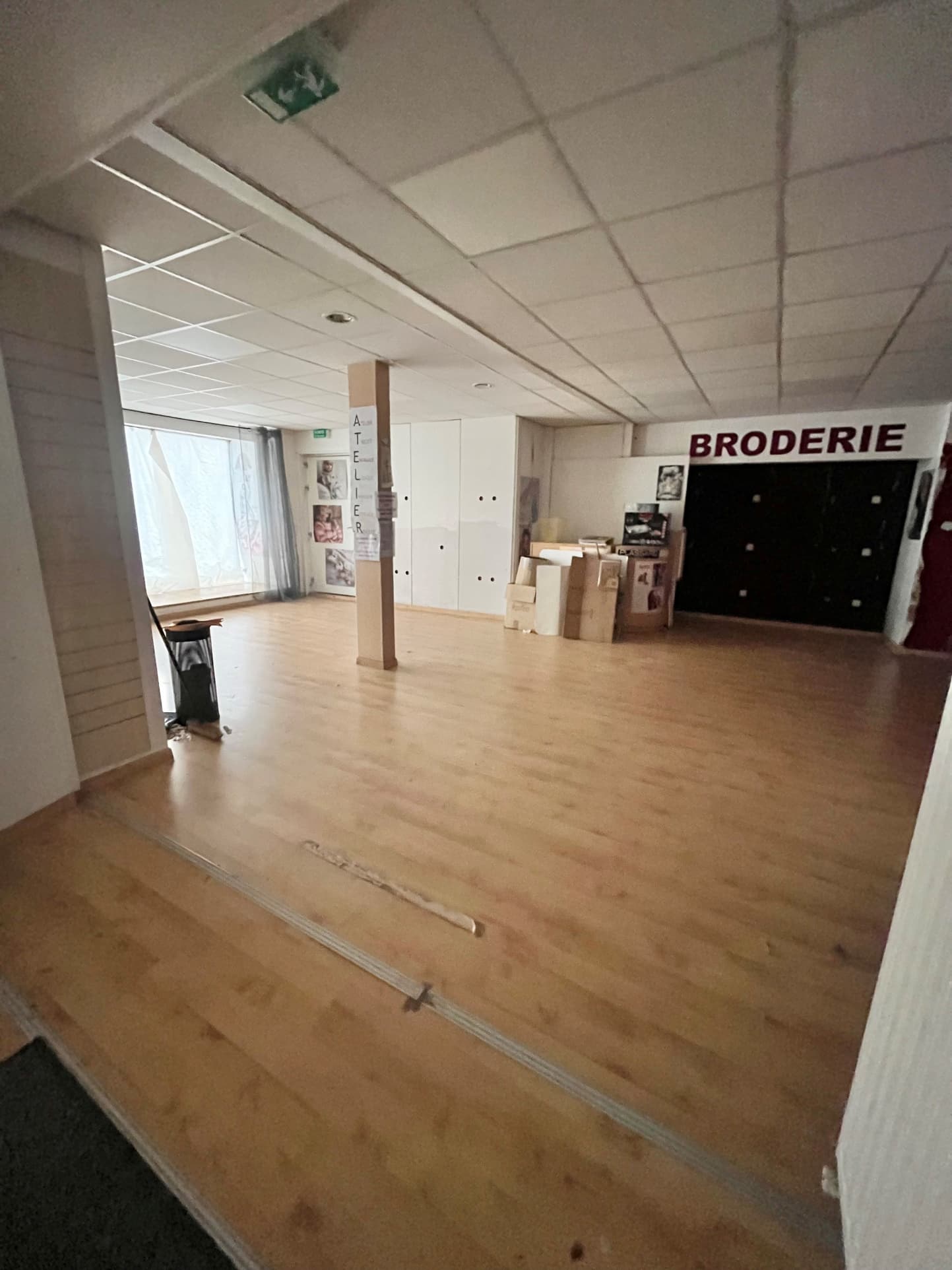 Local commercial · 180 m² · Location — photo 3