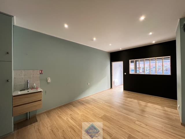 Local commercial · 29 m² · Achat des murs — photo 2