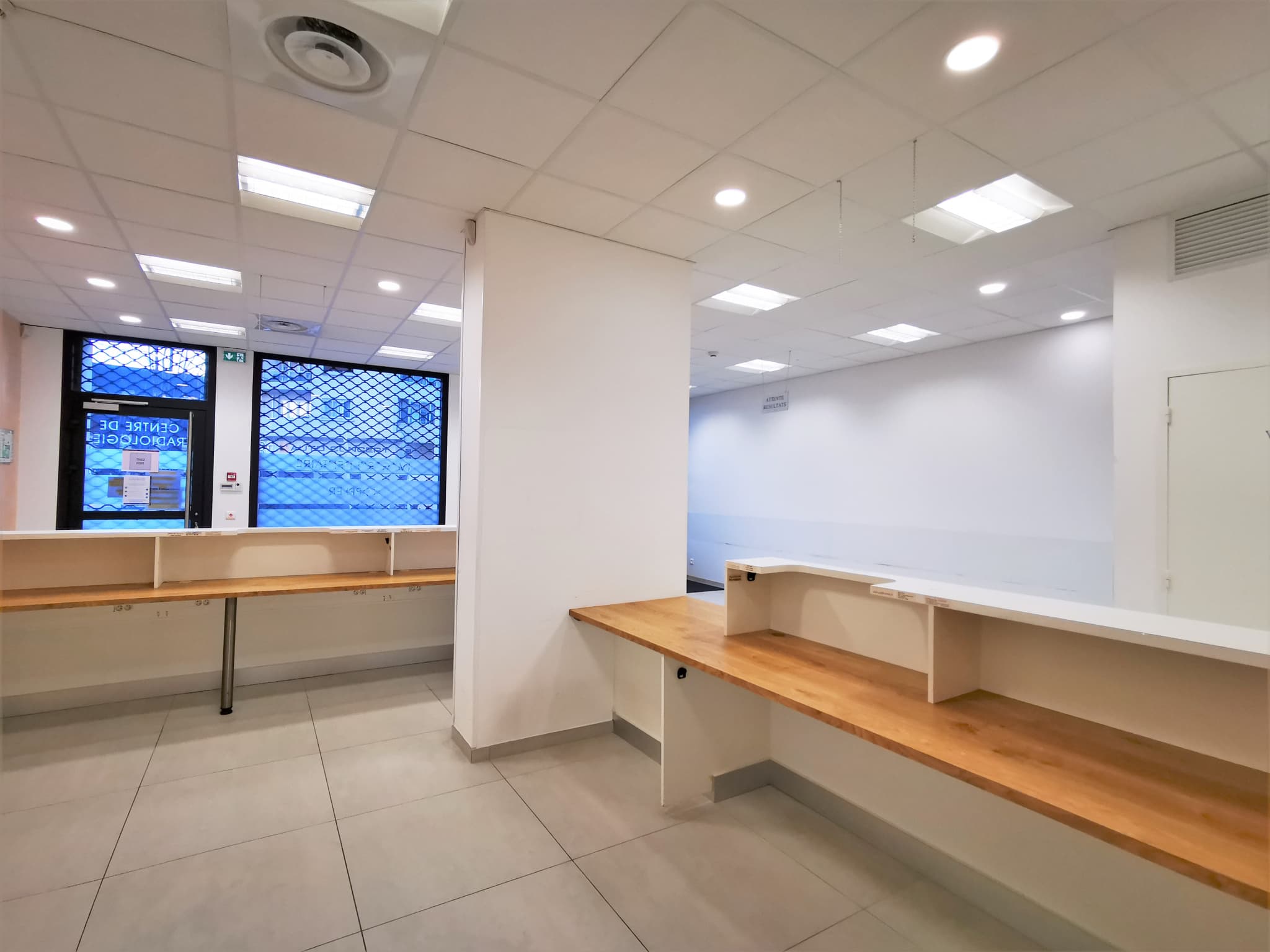Local commercial · 253 m² · Location — photo 3