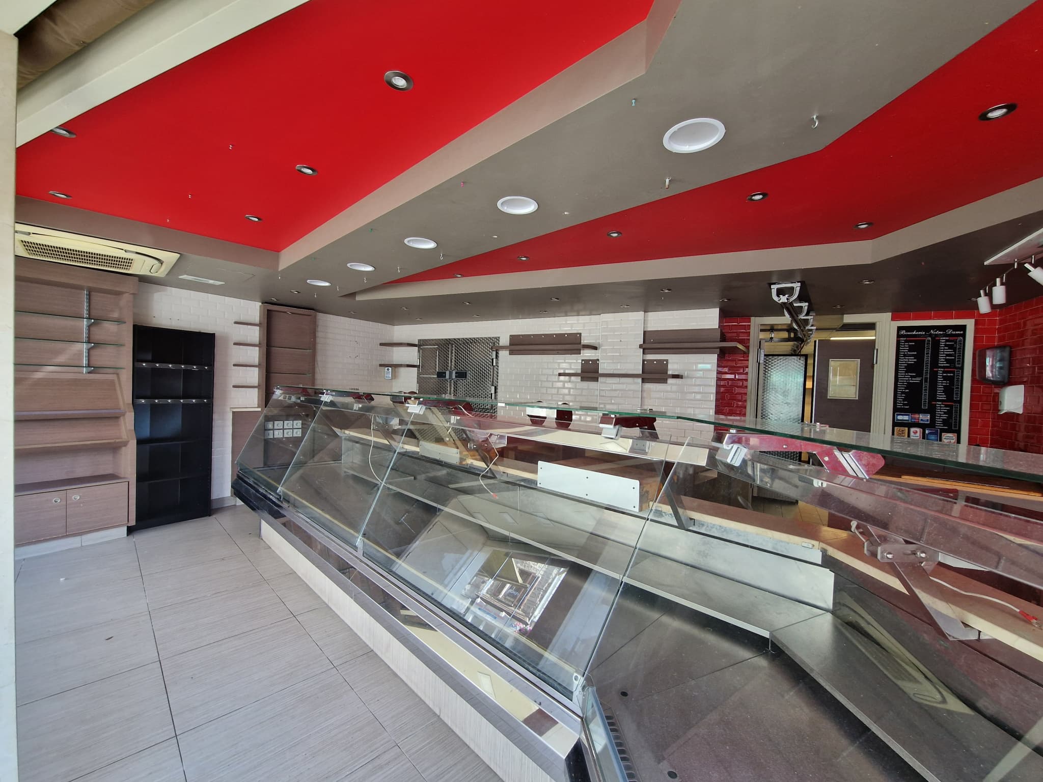 Local commercial · 68 m² · Location — photo 2