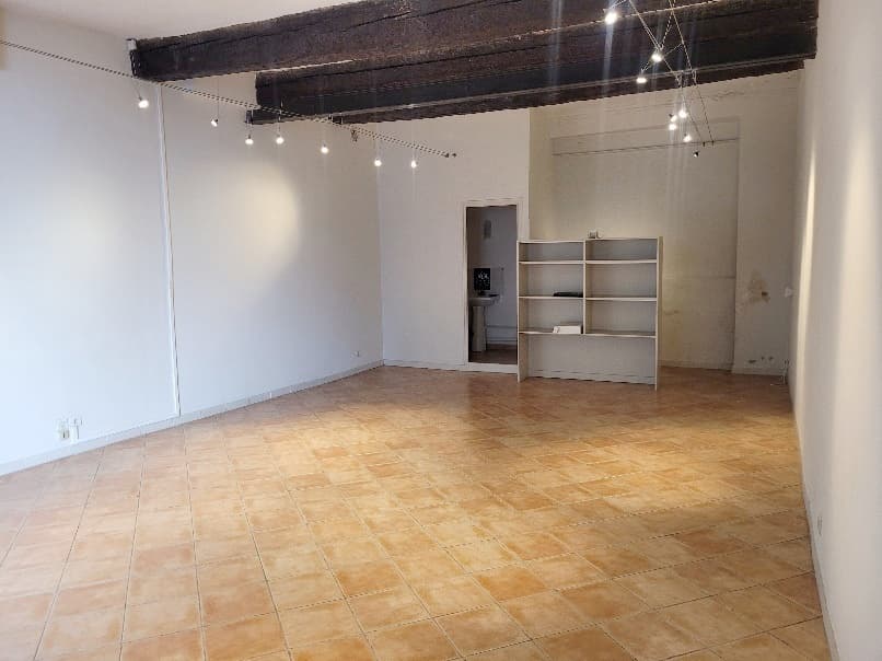 Local commercial · 52 m² · Location — photo 3