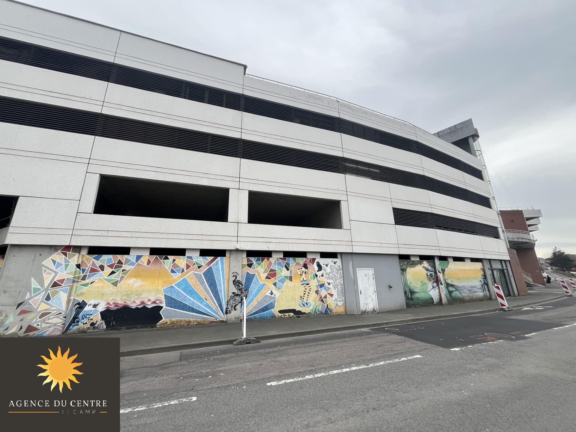 Local commercial · 687 m² · Location — photo 1