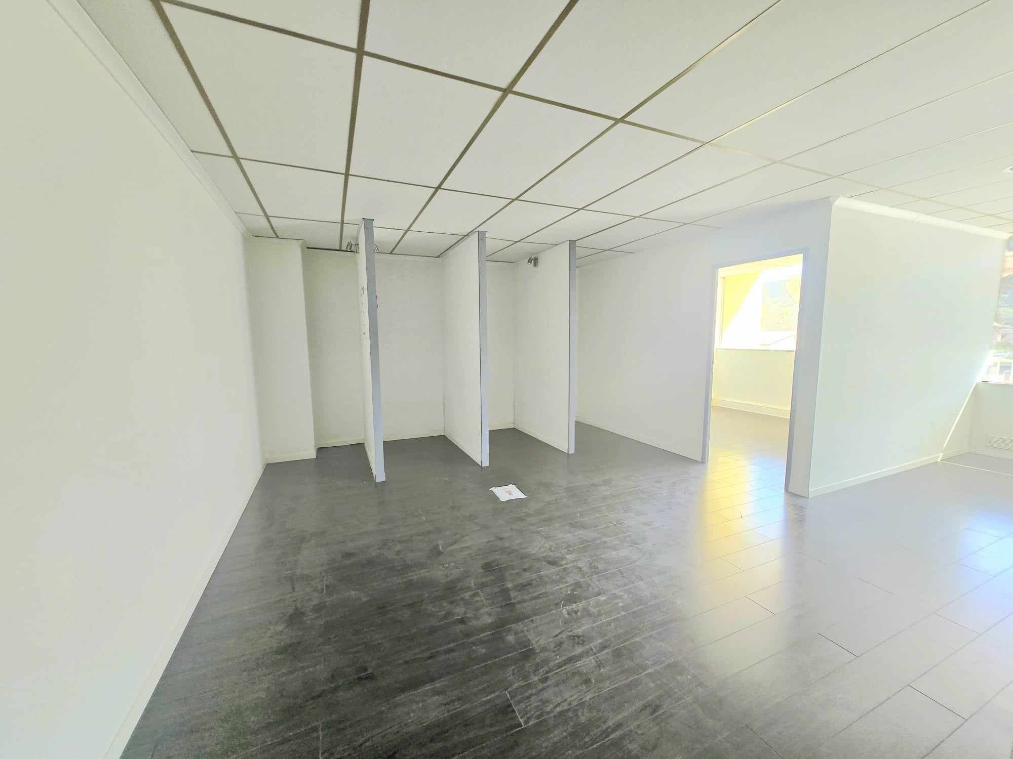 Local commercial · 113 m² · Achat des murs — photo 3