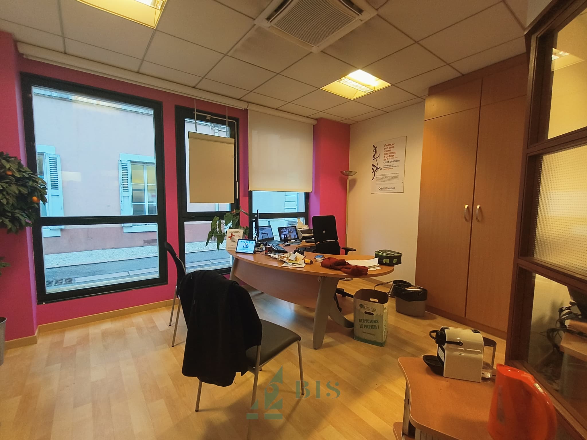 Local commercial · 385 m² · Location — photo 3