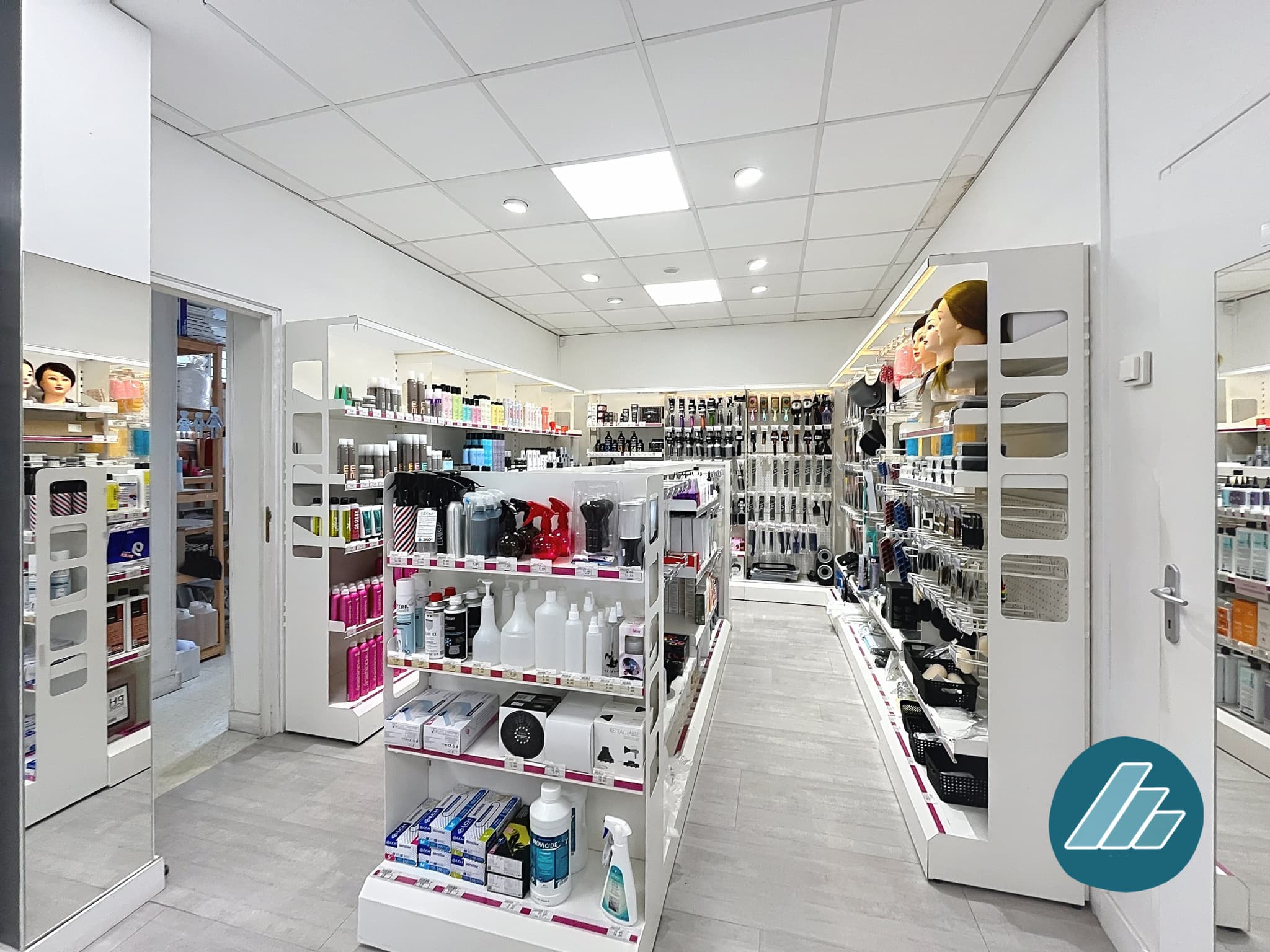 Local commercial · 97 m² · Achat des murs — photo 2