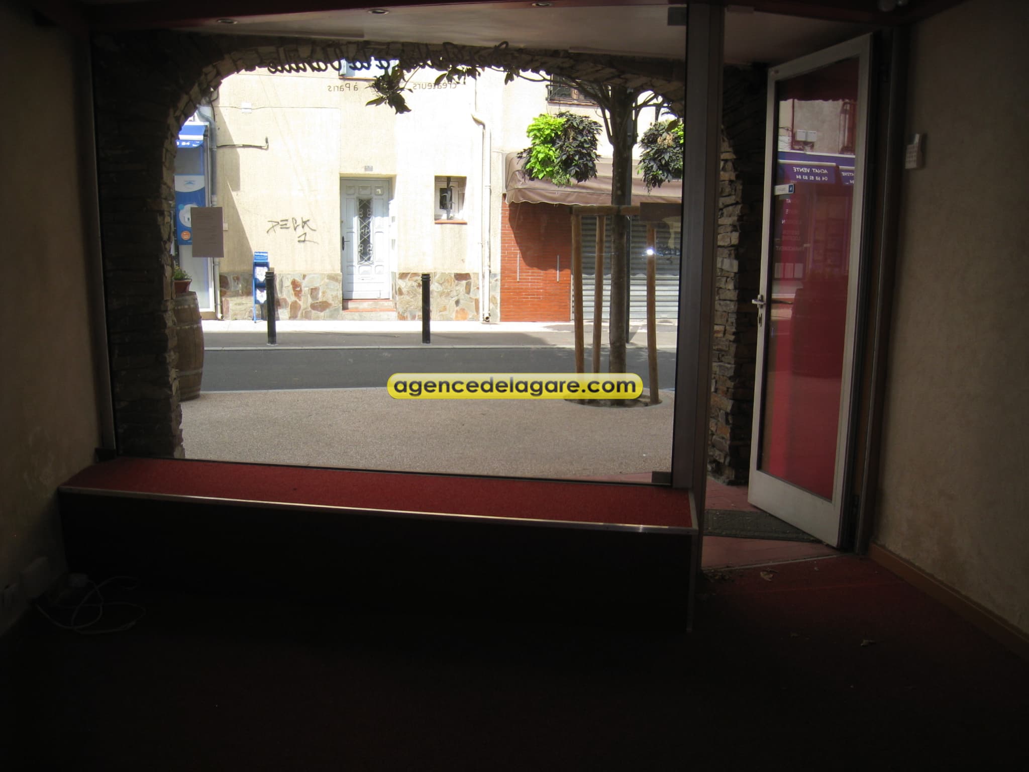 Local commercial · 48 m² · Achat des murs — photo 1