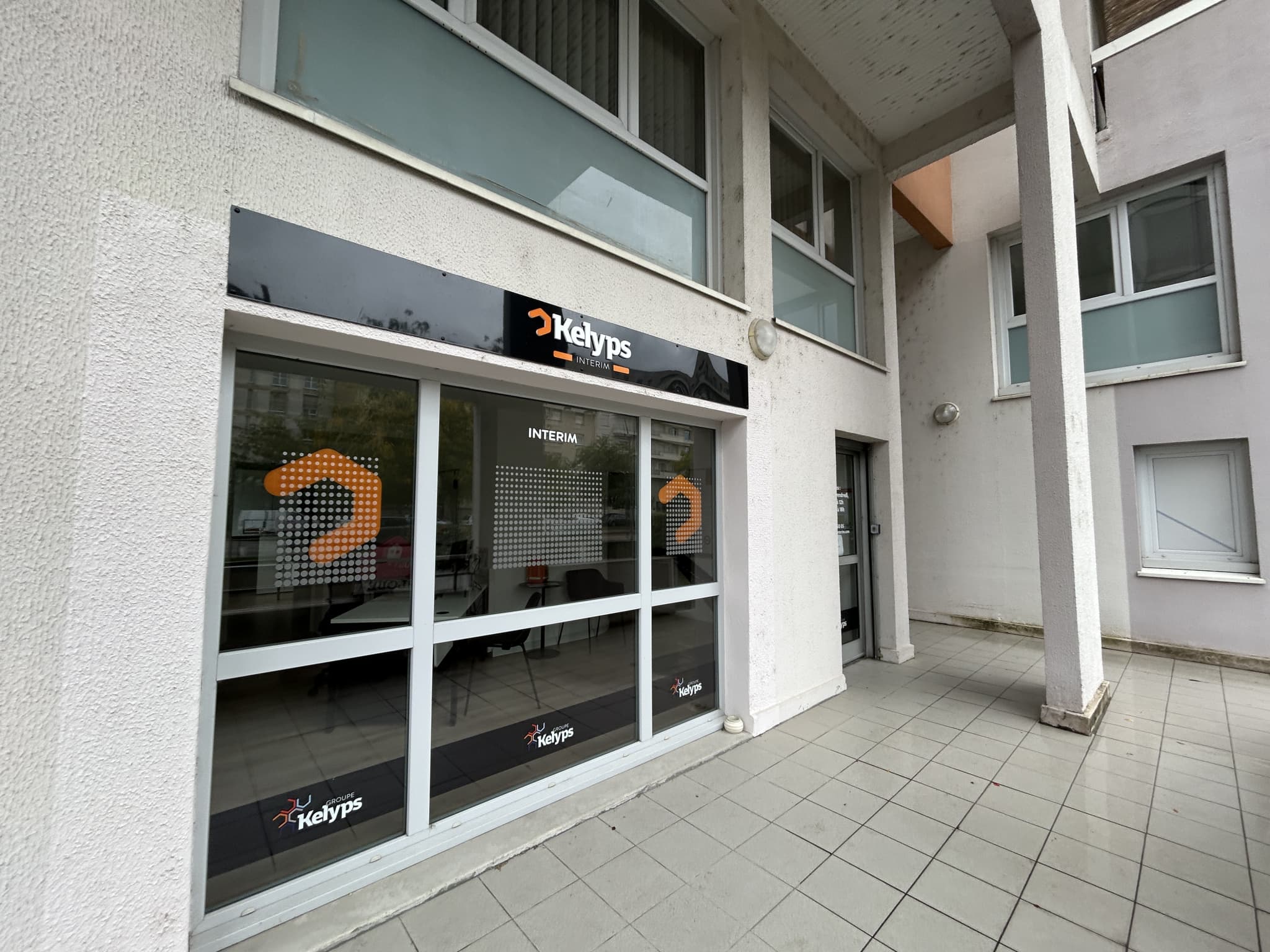 Local commercial · 74 m² · Location — photo 2