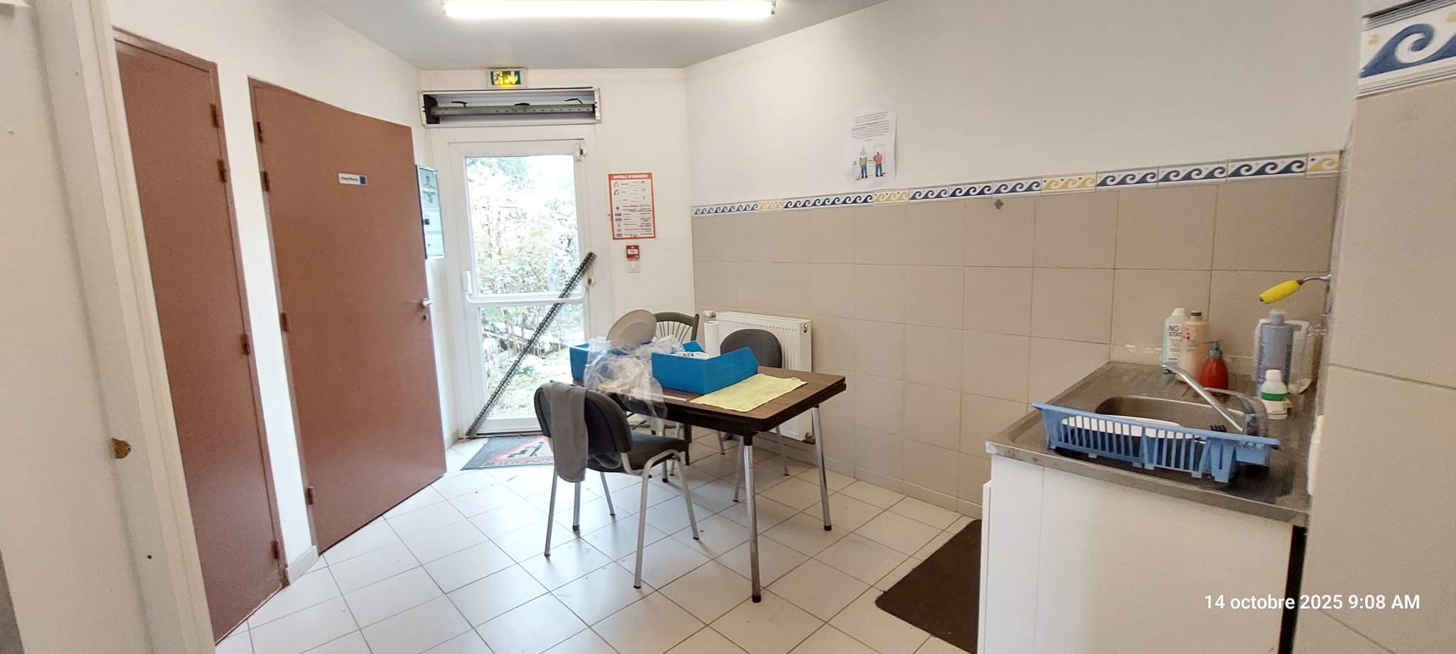 Local commercial · 410 m² · Location — photo 2