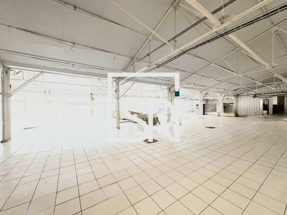 Local commercial · 1027 m² · Location — photo 3