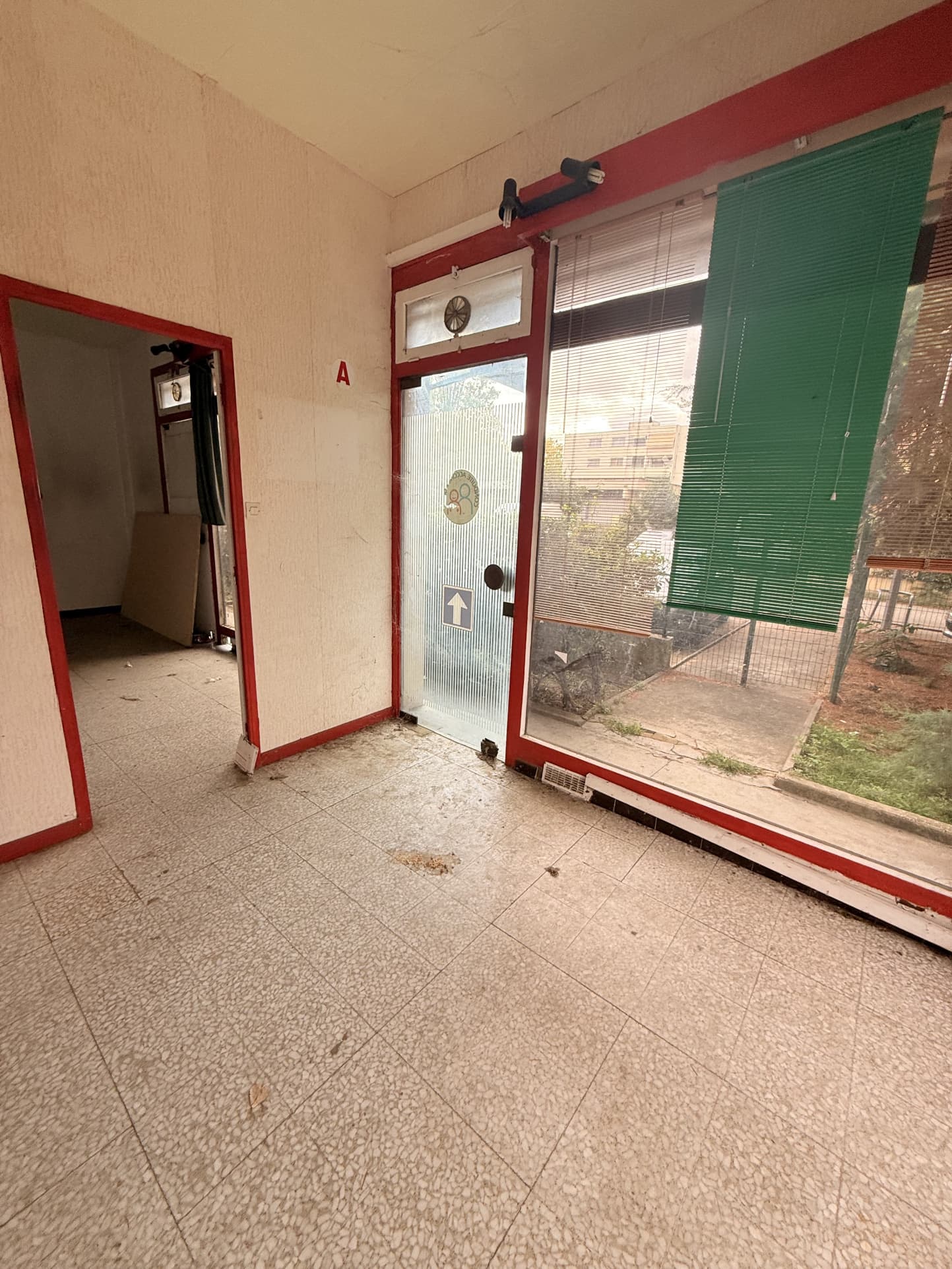Local commercial · 35 m² · Achat des murs — photo 2