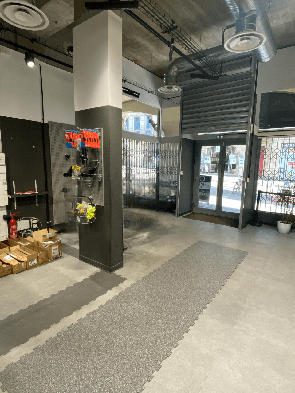 Local commercial · 101 m² · Achat des murs — photo 2