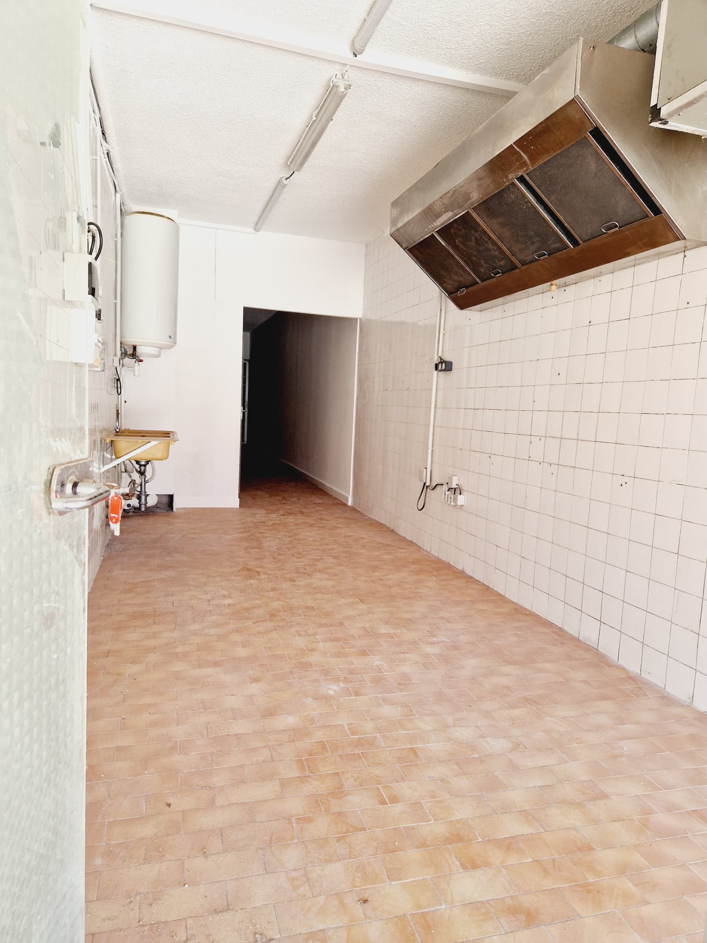 Local commercial · 43 m² · Achat des murs — photo 3