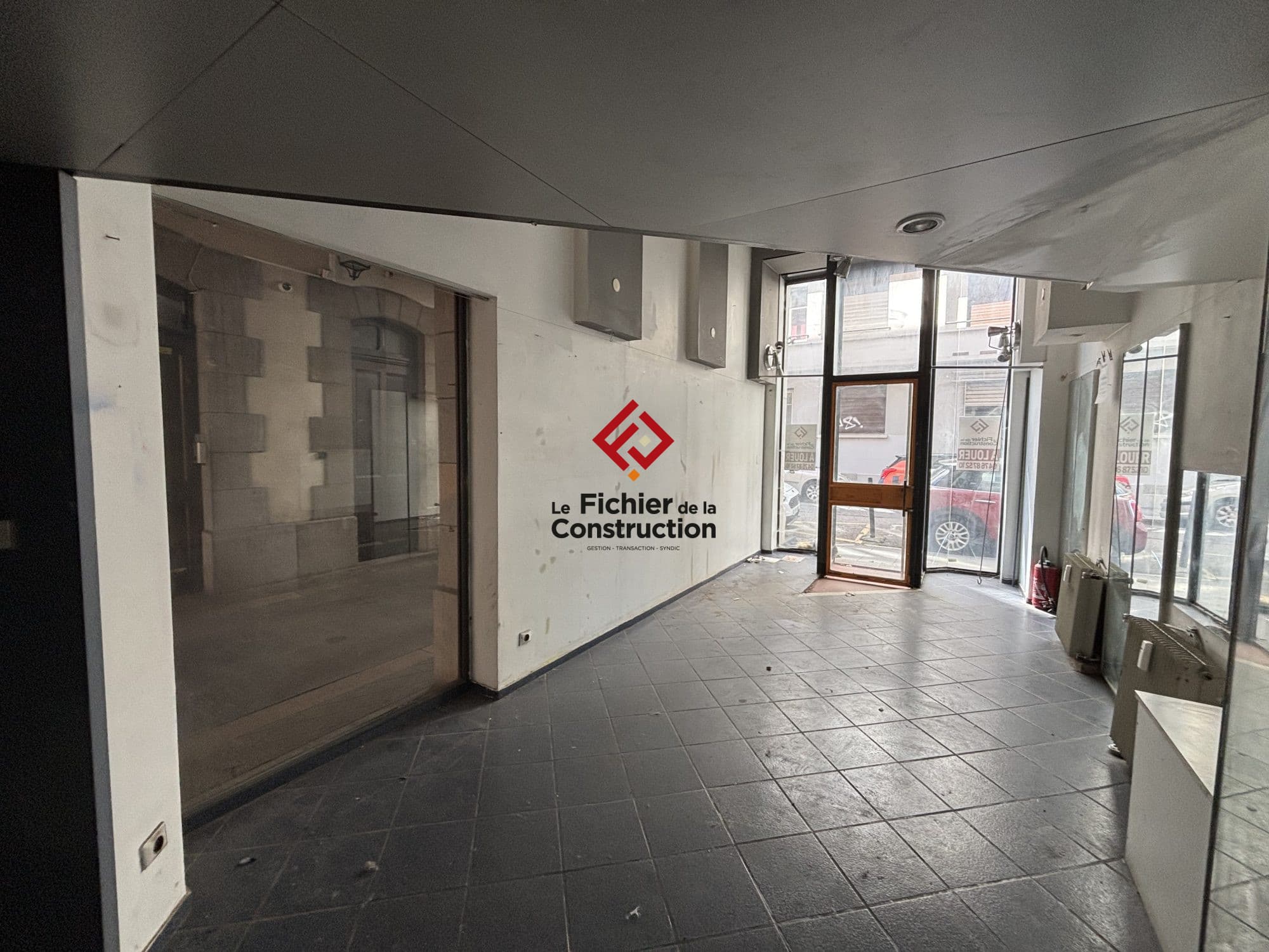 Local commercial · 32 m² · Location — photo 3