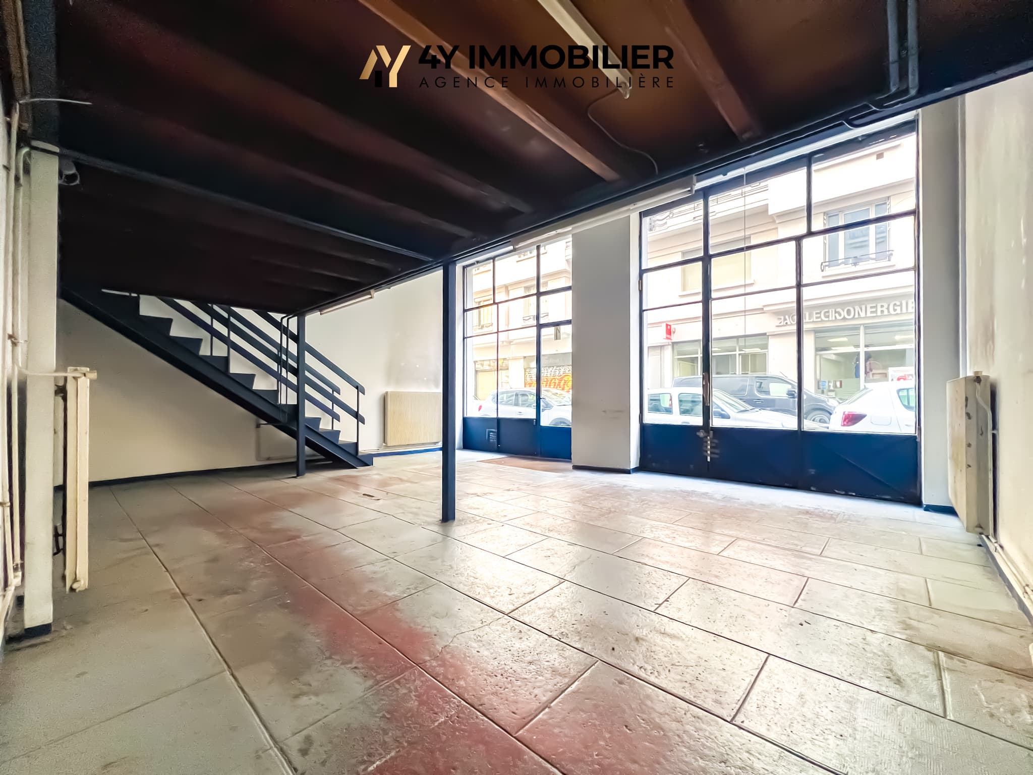 Local commercial · 77 m² · Achat des murs — photo 2