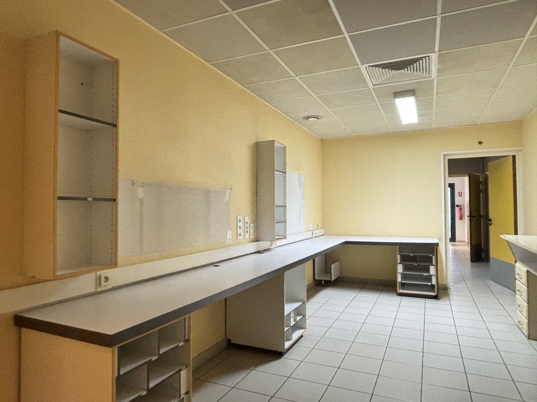 Local commercial · 265 m² · Location — photo 3